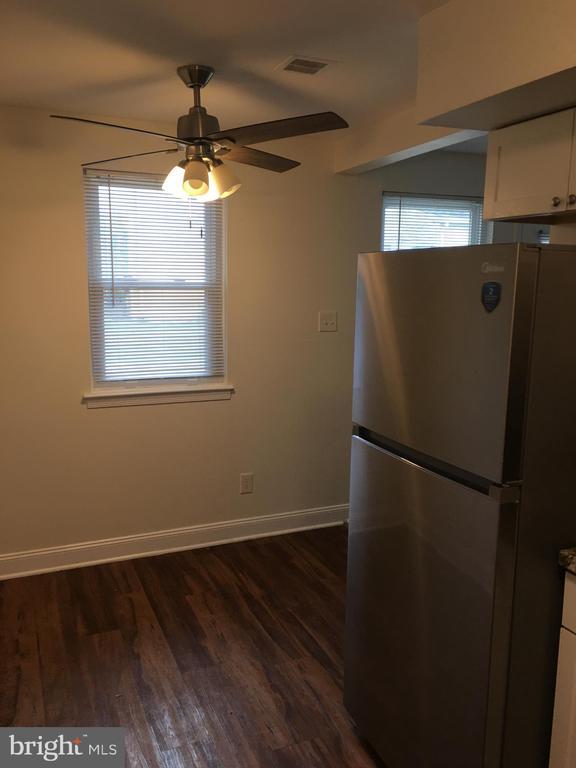 Foto del edificio - 12 Reliance Ct