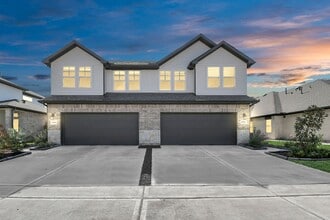Building Photo - 21042 Shore Oak Dr