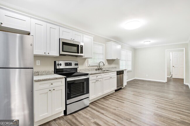 Building Photo - 4329 Parkview Dr