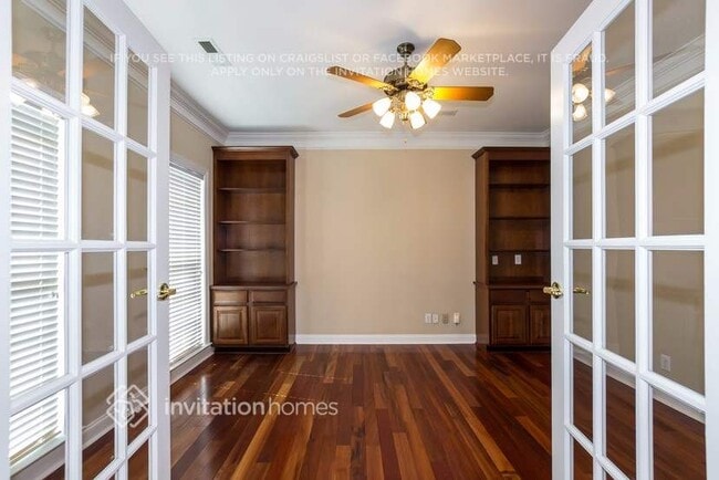 Foto del edificio - 7000 Weddington Brook Dr