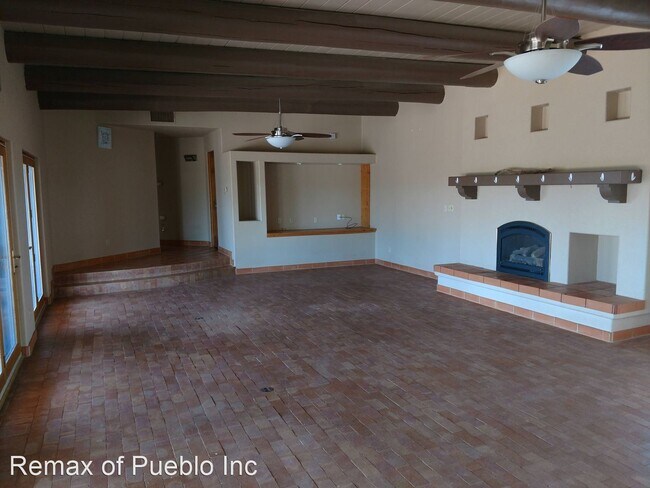Building Photo - 4 br, 3 bath House - 385 S. TEJON
