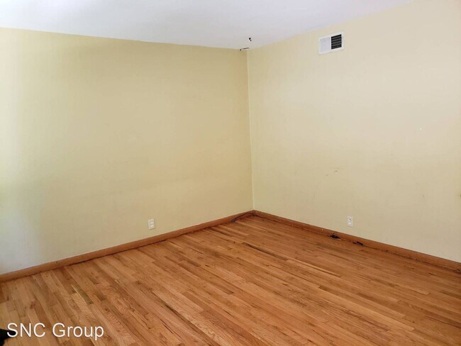 Building Photo - 2 br, 1 bath House - 2240 S Wichita St.