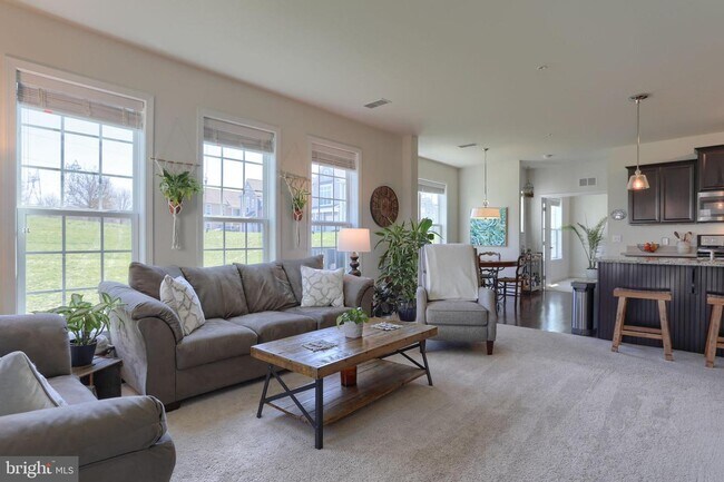 Building Photo - 670 Whitetail Dr
