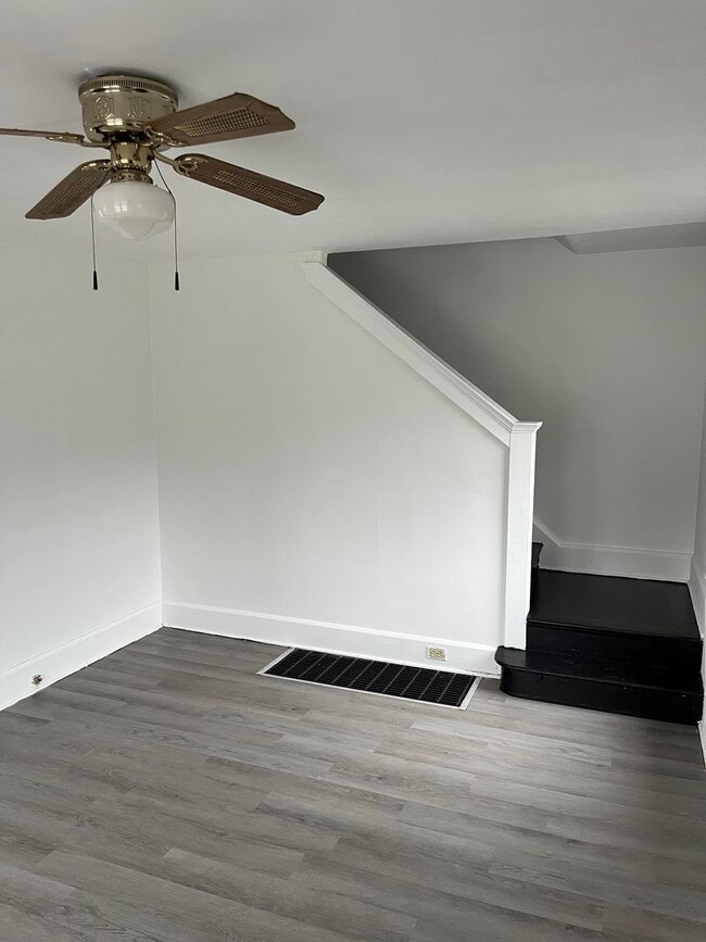 Building Photo - Two Bedroom Townhouse