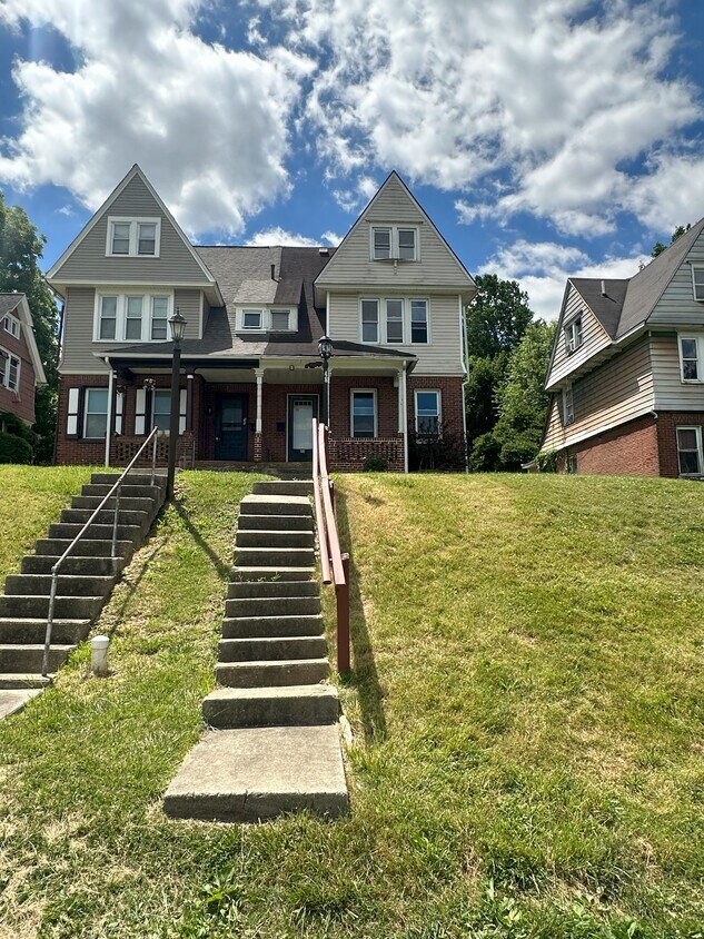 Foto principal - 48 Oak St