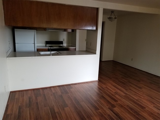 Building Photo - 30 Thunderbird Pkwy SW