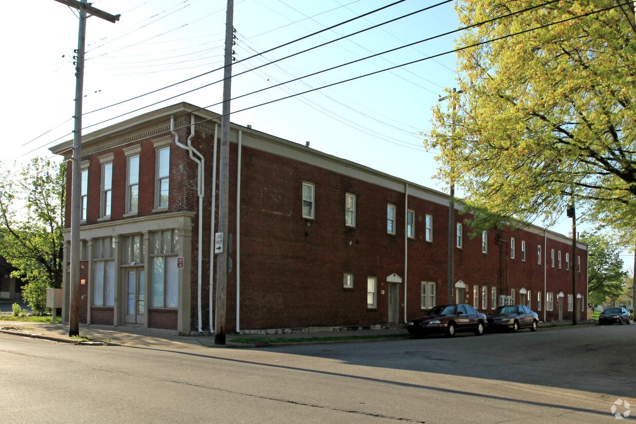Primary Photo - Muhammad Ali Apartments