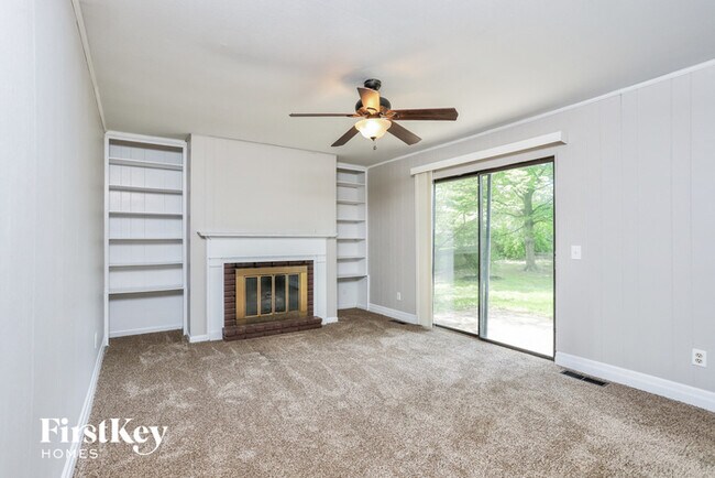 Building Photo - 2905 Blanchette Dr