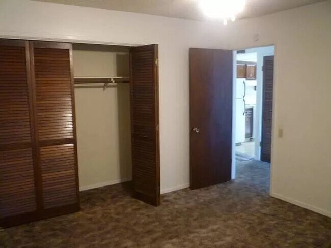 Foto del edificio - 930 W East Ave