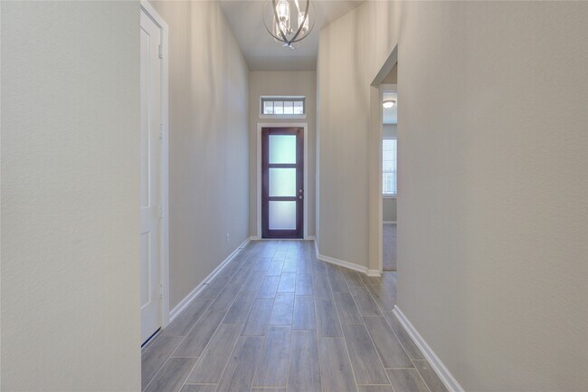 Foto del edificio - 4203 Maple Glen Dr