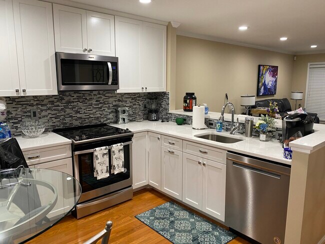 Building Photo - 6340 Chimney Wood Ct