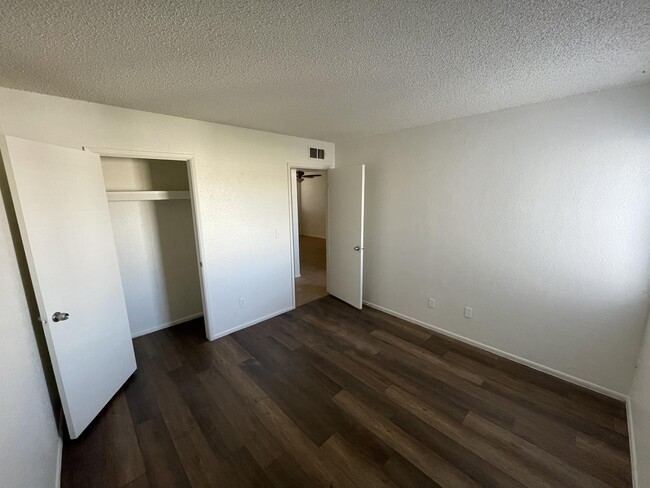 Photo - 1520 W 5th St House