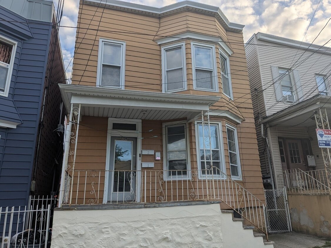 Primary Photo - 559 65th St