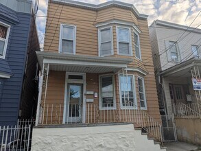 Building Photo - 559 65th St