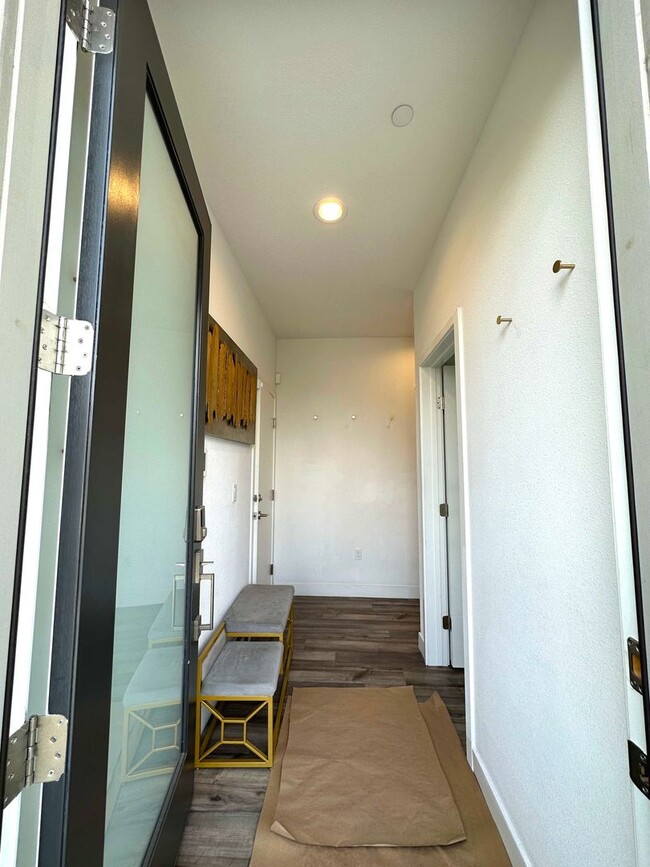 Building Photo - NEW CONSTRUCTION 1600 sq/ft FURNISHED 3BR/...