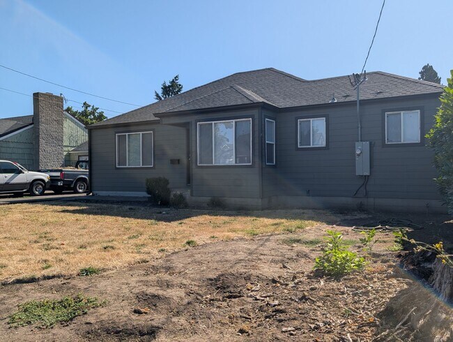 Foto del edificio - Great 3-Bedroom, 1-Bath Home In Springfield!