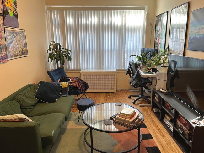 Foto del edificio - 1127 W Farwell Ave