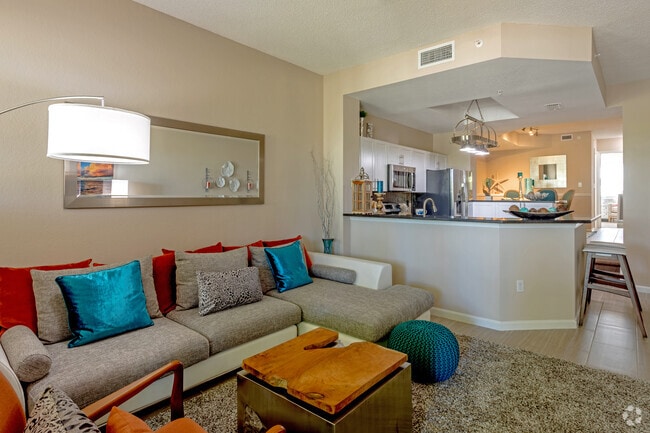 Interior Photo - Polo Lakes
