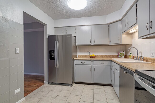 Foto del edificio - 520 Biesterfield Rd