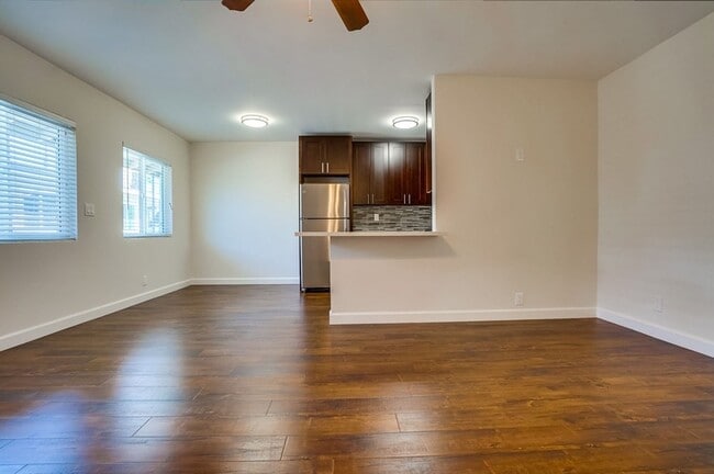 Foto del edificio - 633 W Hyde Park Blvd