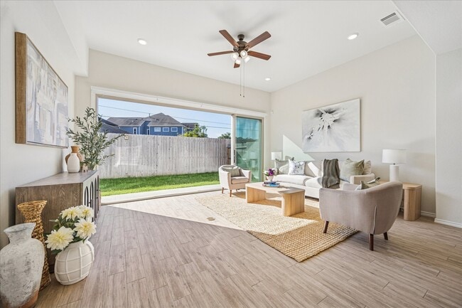 Building Photo - 4017 Delta Rose St