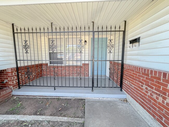 Building Photo - 3108 Longridge Rd