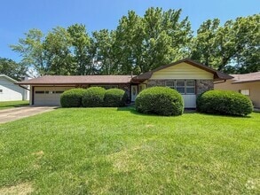 Building Photo - 2848 E Loren St