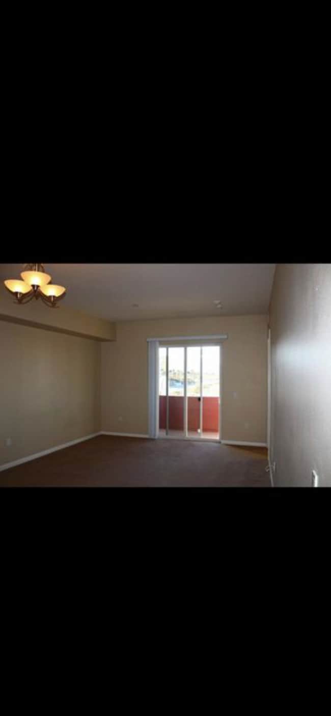 Building Photo - 20 E Serene Ave