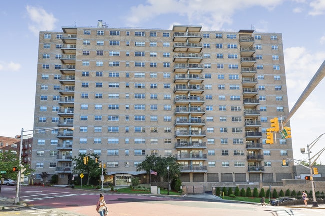 Building Photo - 7101 Boulevard E