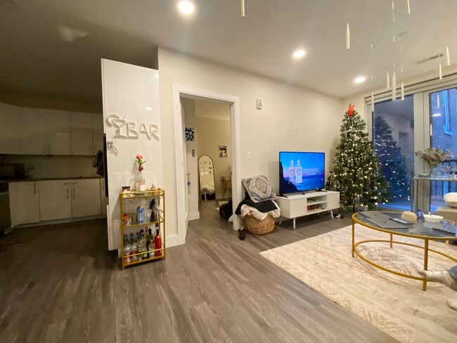 Building Photo - 1025 Tremont St