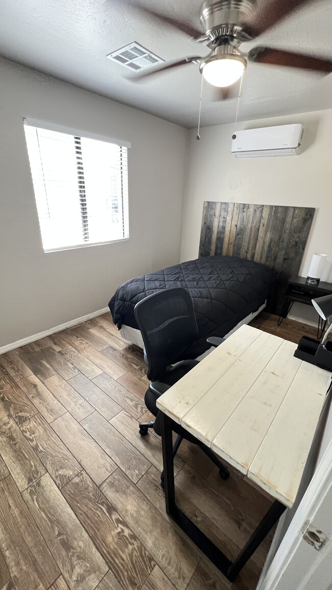 Photo - 3645 W Hadley St House