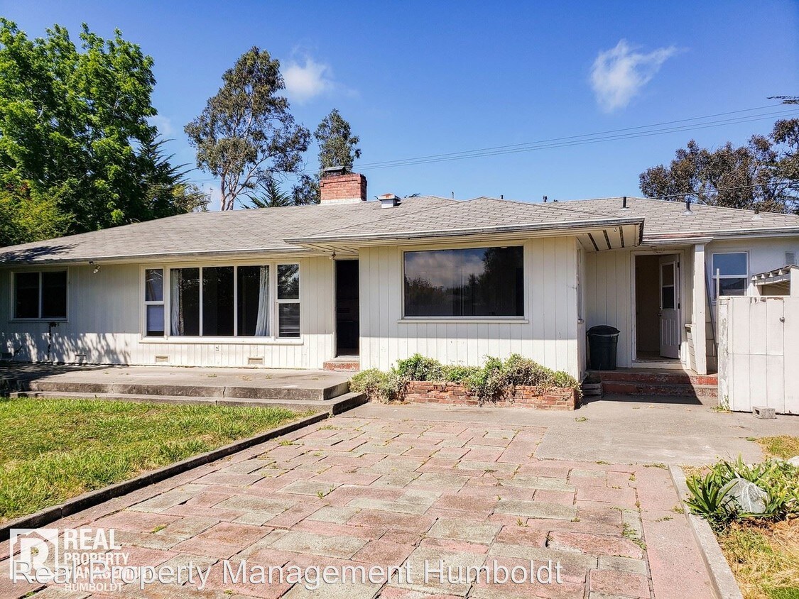 2720 Rohnerville Rd Fortuna Ca 95540 Apartment For Rent In Fortuna Ca Apartments Com