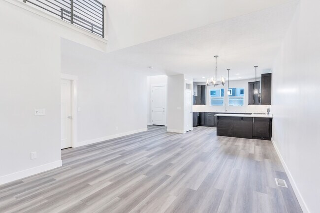 Building Photo - 1499 N 3830 W