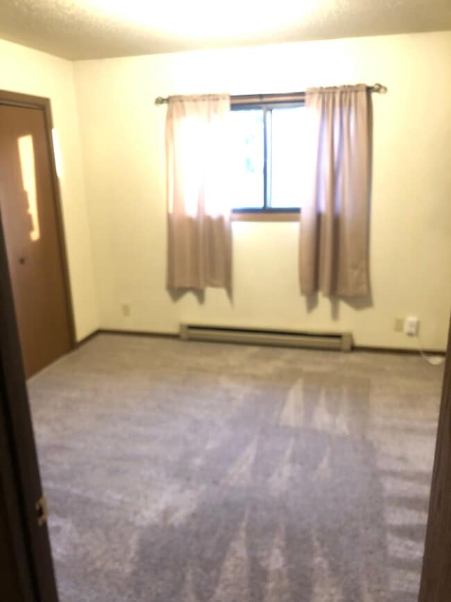 Building Photo - 2410 Bongey Dr