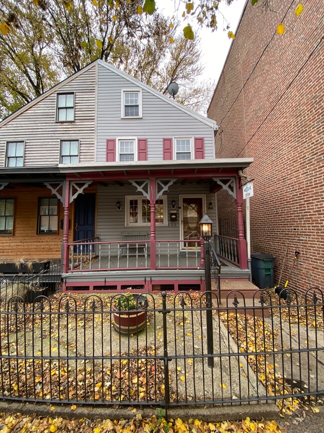 Building Photo - 1516 E Montgomery Ave