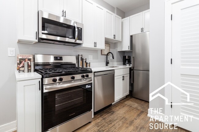 Foto del edificio - 3840 N Wilton Ave