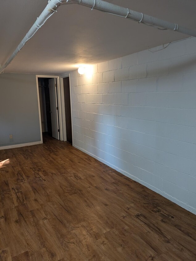 living room - 412 Becker Ave SE