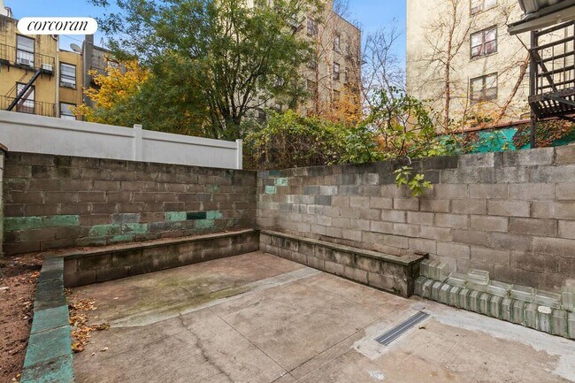 Foto del edificio - 446 E 118th St