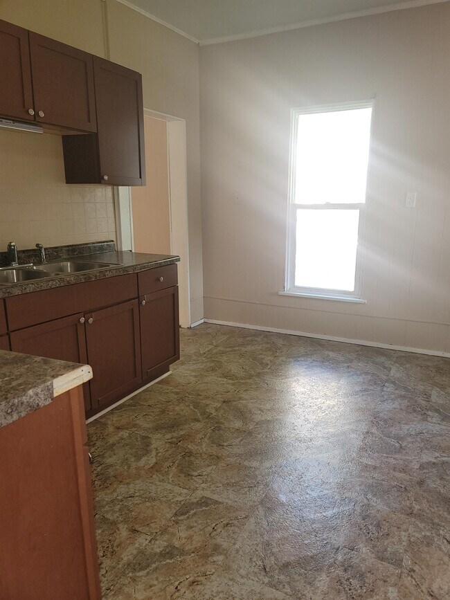 Building Photo - 3139 Edmond St