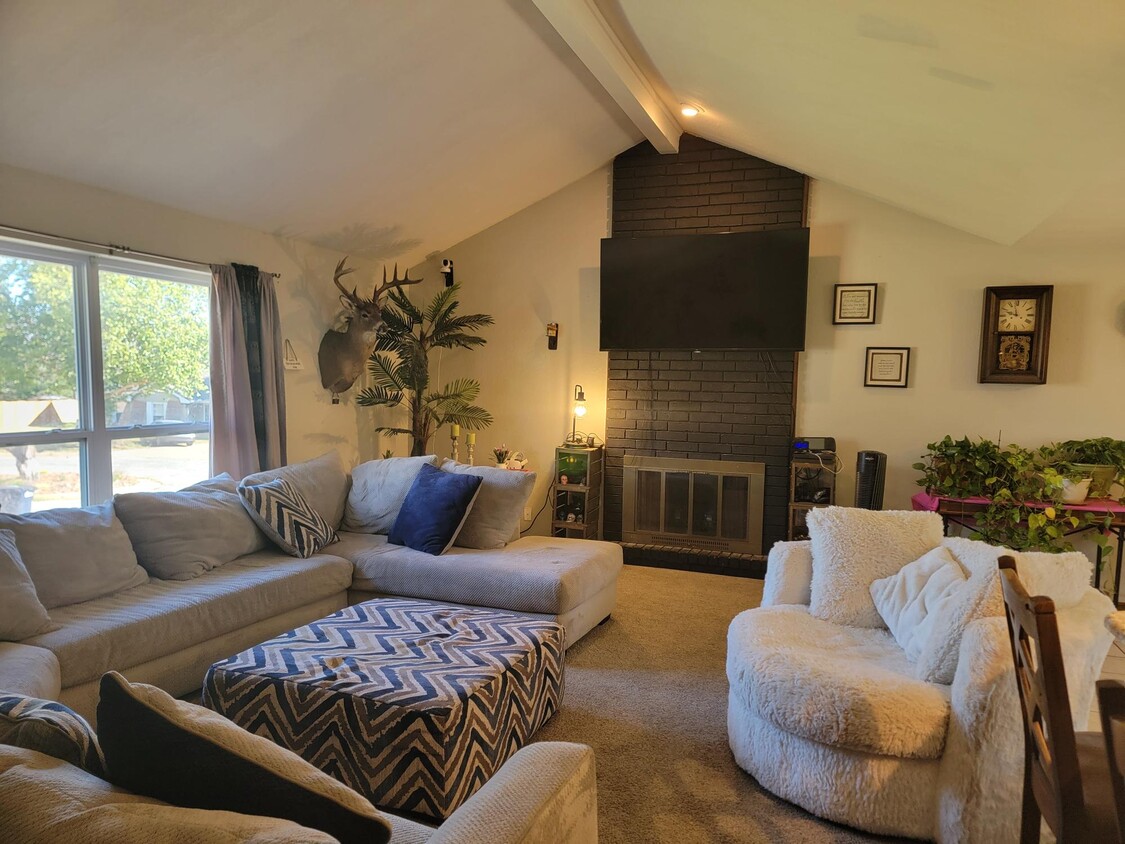 Primary Photo - 717 Ridge Pl