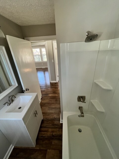 Building Photo - 1701 Catherine Dr