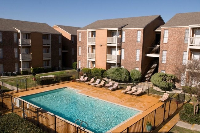 Building Photo - 1400 North