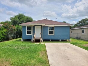 Building Photo - 15898 Washington Palm Dr