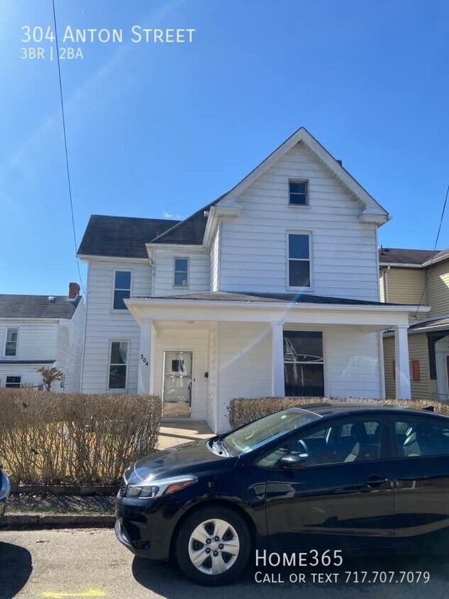 Foto principal - Gorgeous 3 Bedroom, 2 bath home