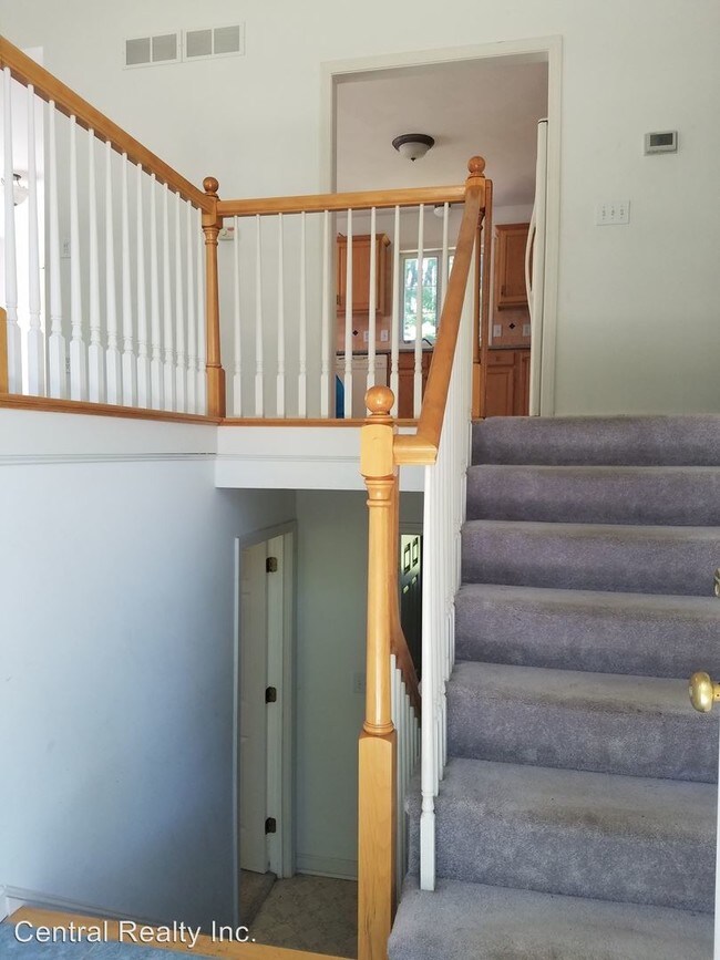 Building Photo - 3 br, 3 bath House - 33 Conant Road