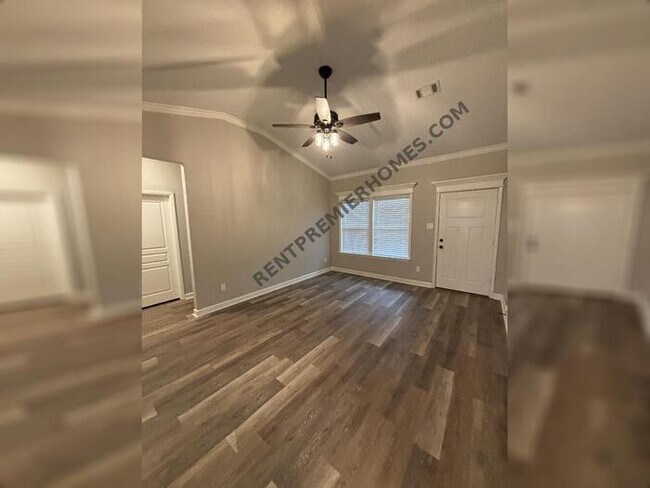 Foto del edificio - 39 Woodhaven Dr