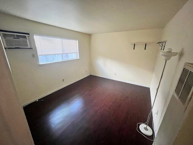 Foto del edificio - 2103 3rd St
