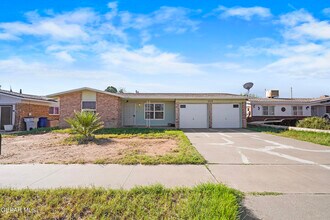 Building Photo - 5712 Longview Dr