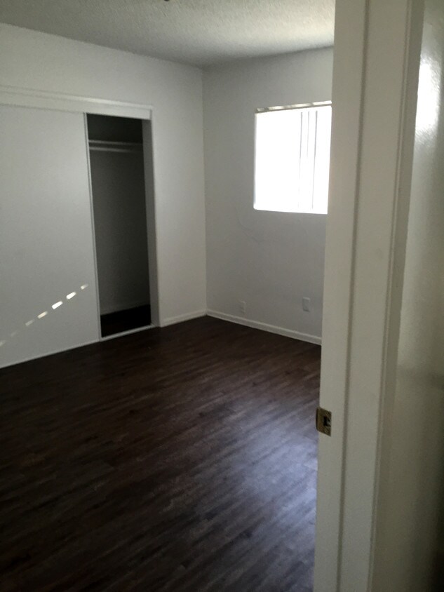 Bright Paint - 11121 Arminta St