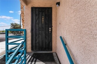 Building Photo - 2225 Pine Breeze Ln